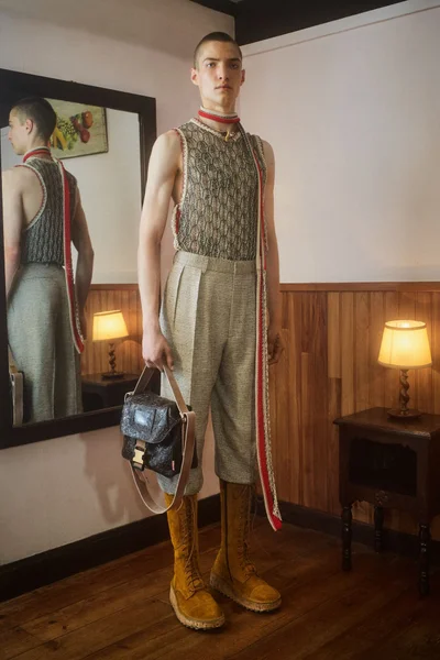 Look 7